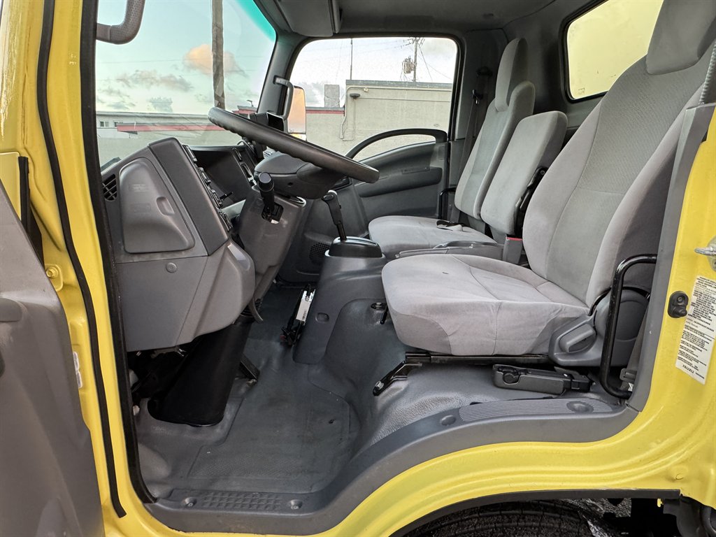 2017 Isuzu Nrr - $24,995