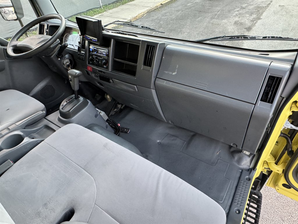 2017 Isuzu Nrr - $24,995