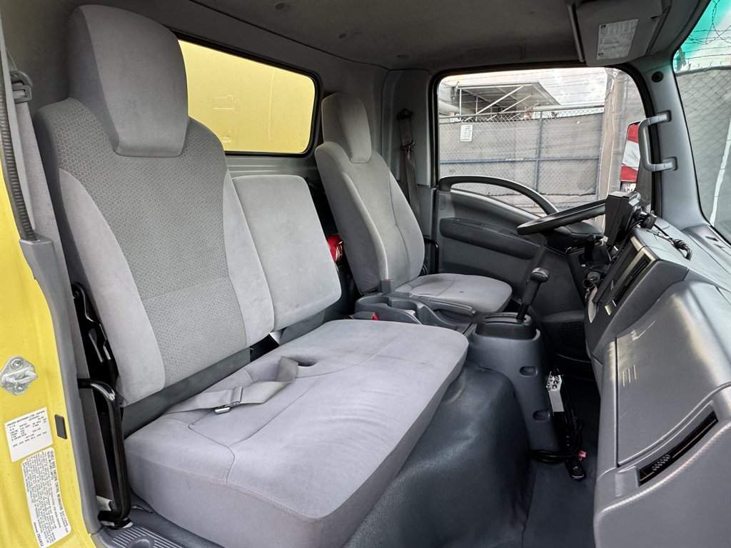 2017 Isuzu Nrr - $24,995