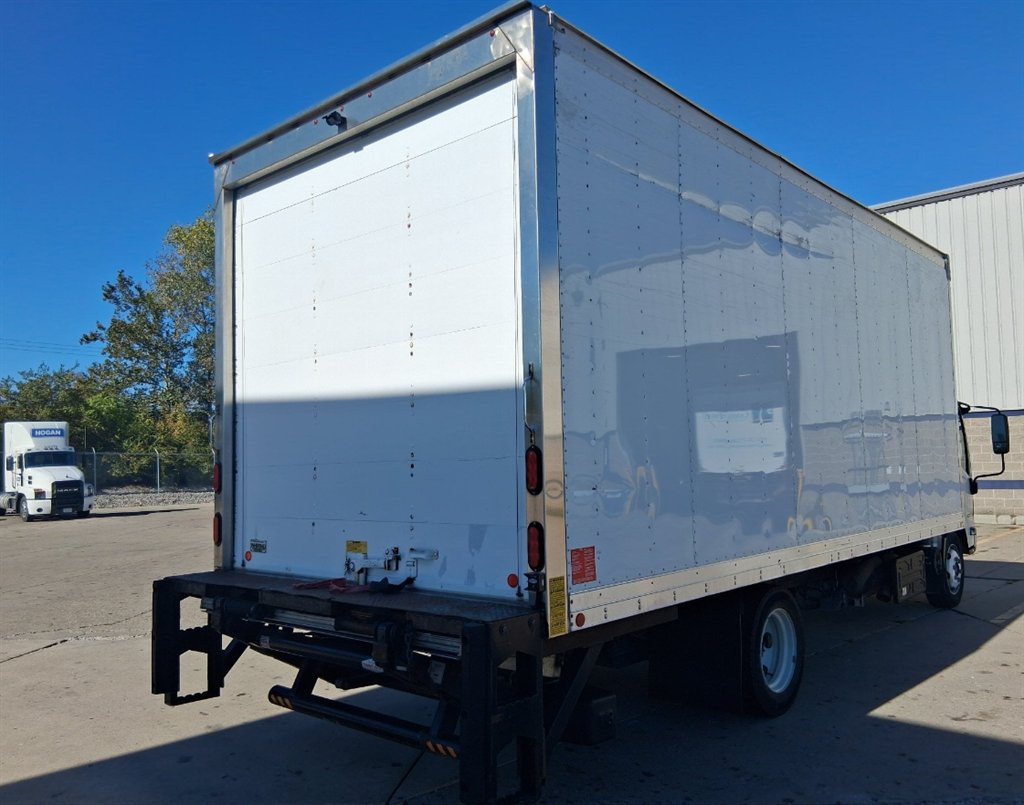 2019 Isuzu Nrr - $31,995