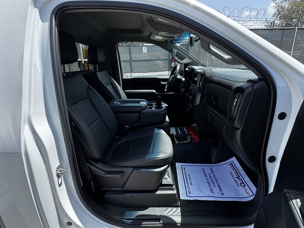 2022 Chevrolet Silverado Hd - $31,995