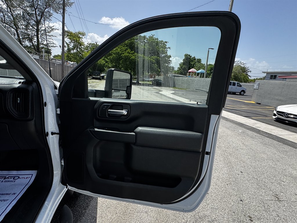 2022 Chevrolet Silverado Hd - $31,995