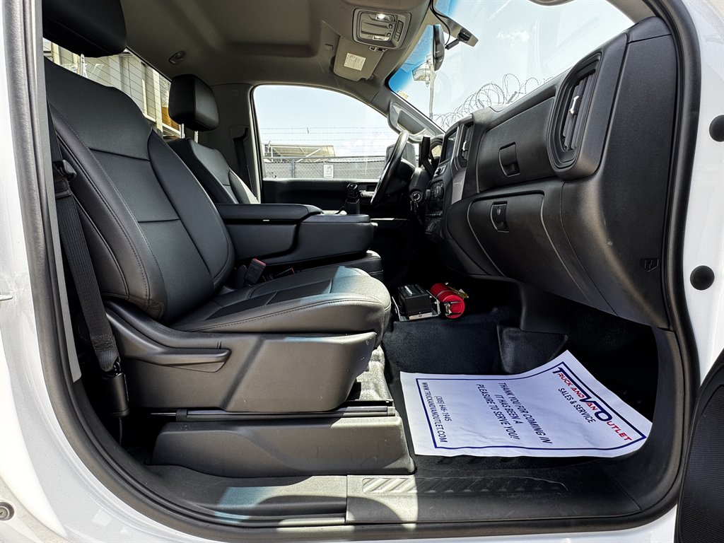 2022 Chevrolet Silverado Hd - $31,995