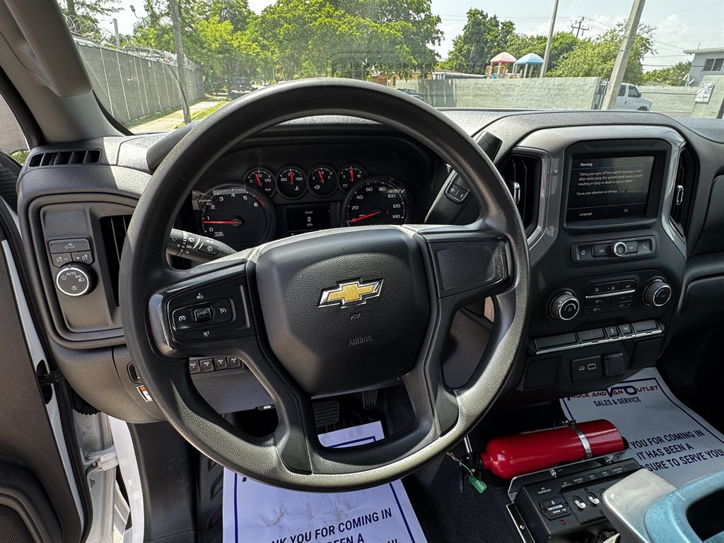2022 Chevrolet Silverado Hd - $31,995