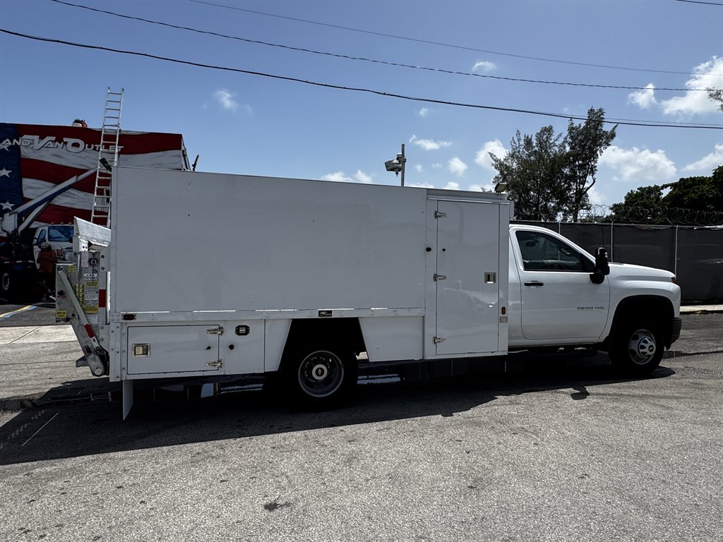 2022 Chevrolet Silverado Hd - $31,995