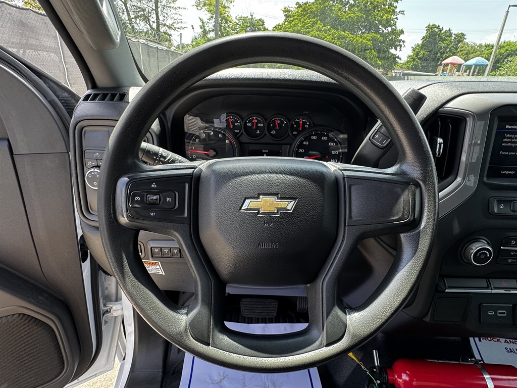 2022 Chevrolet Silverado Hd - $31,995