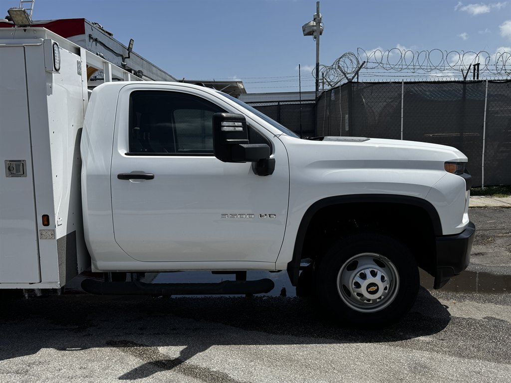 2022 Chevrolet Silverado Hd - $31,995