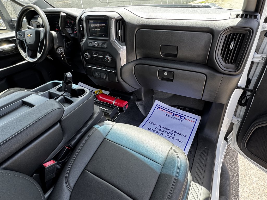 2022 Chevrolet Silverado Hd - $31,995