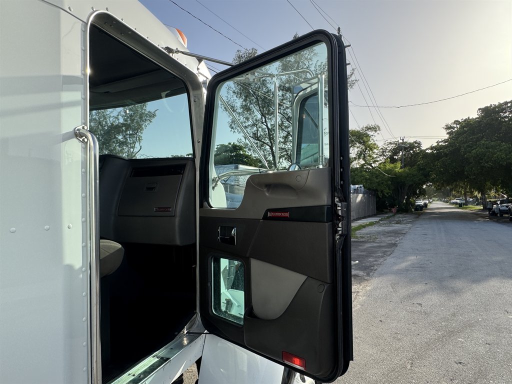 2020 Kenworth T370 - $31,995