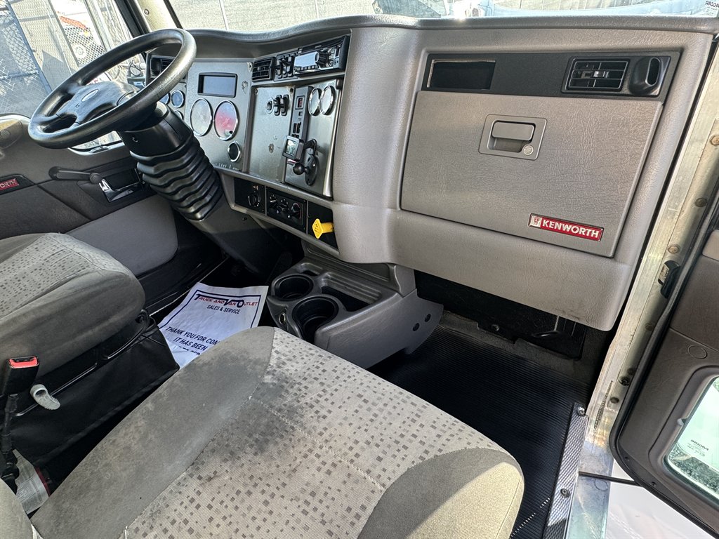 2020 Kenworth T370 - $31,995