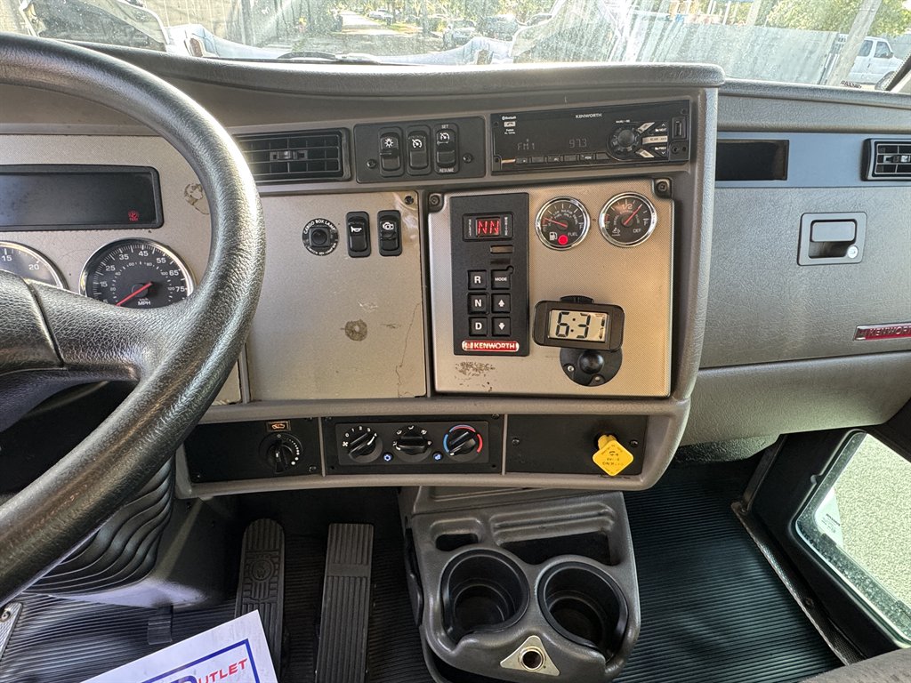 2020 Kenworth T370 - $31,995