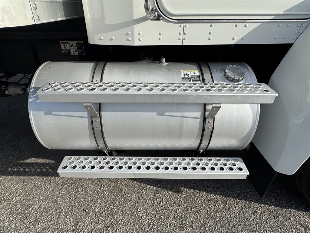 2020 Kenworth T370 - $31,995