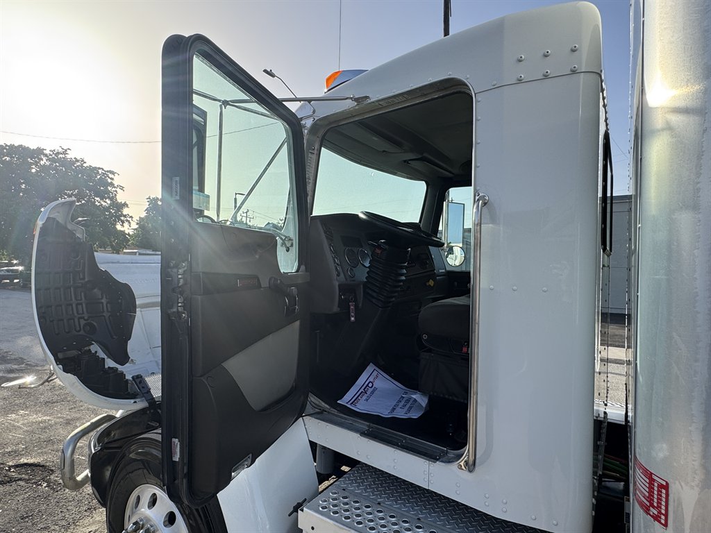 2020 Kenworth T370 - $31,995
