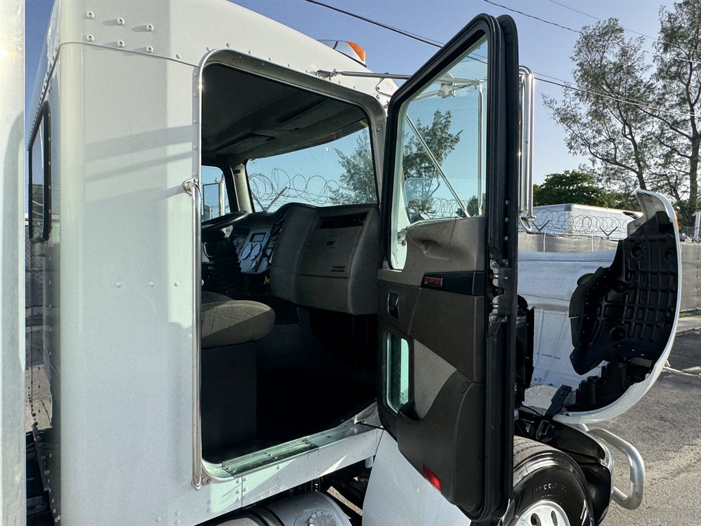 2020 Kenworth T370 - $31,995