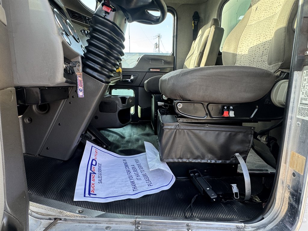 2020 Kenworth T370 - $31,995