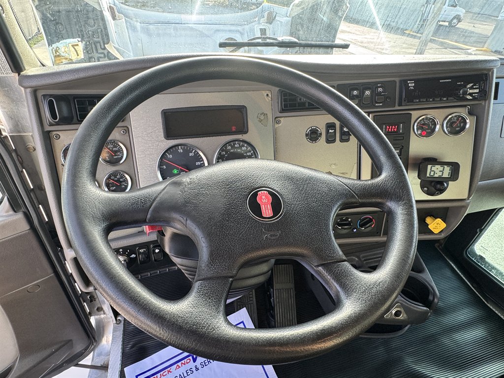 2020 Kenworth T370 - $31,995