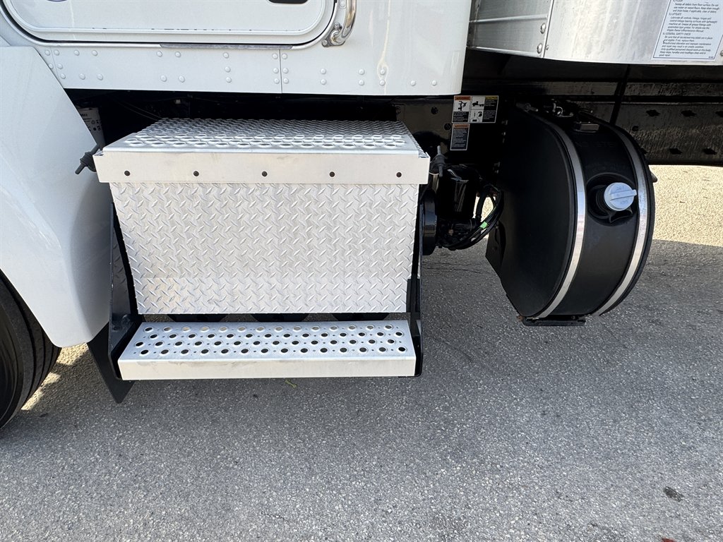 2020 Kenworth T370 - $31,995