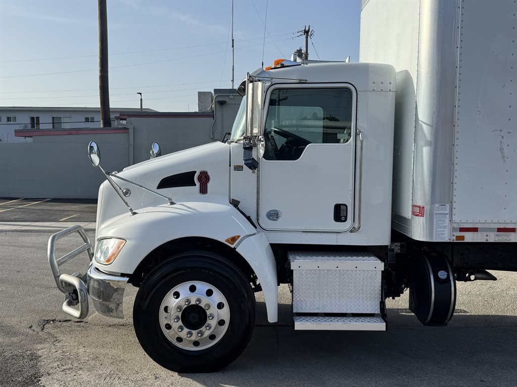 2020 Kenworth T370 - $31,995
