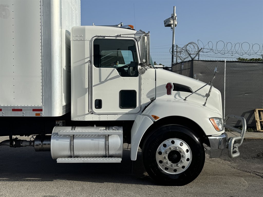 2020 Kenworth T370 - $31,995