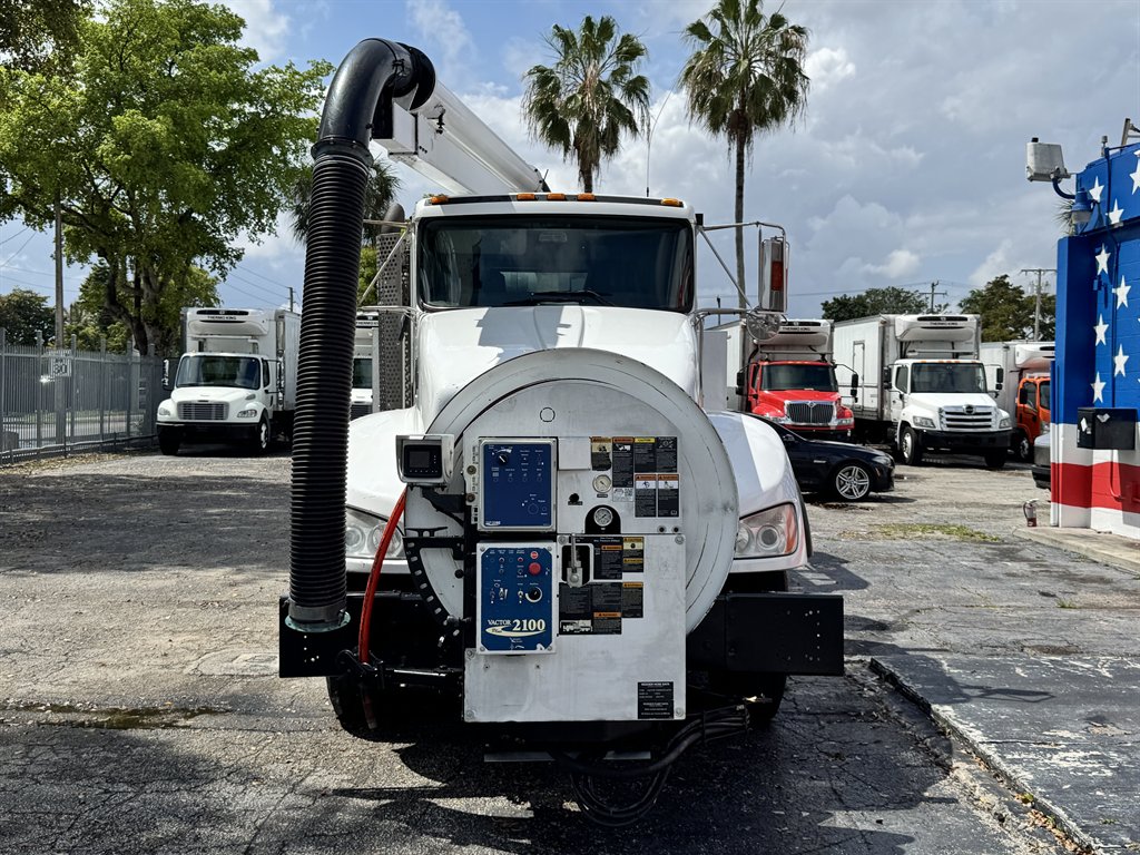 2014 Kenworth T4 Series - $96,000