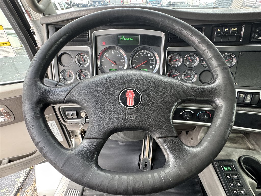 2014 Kenworth T4 Series - $96,000