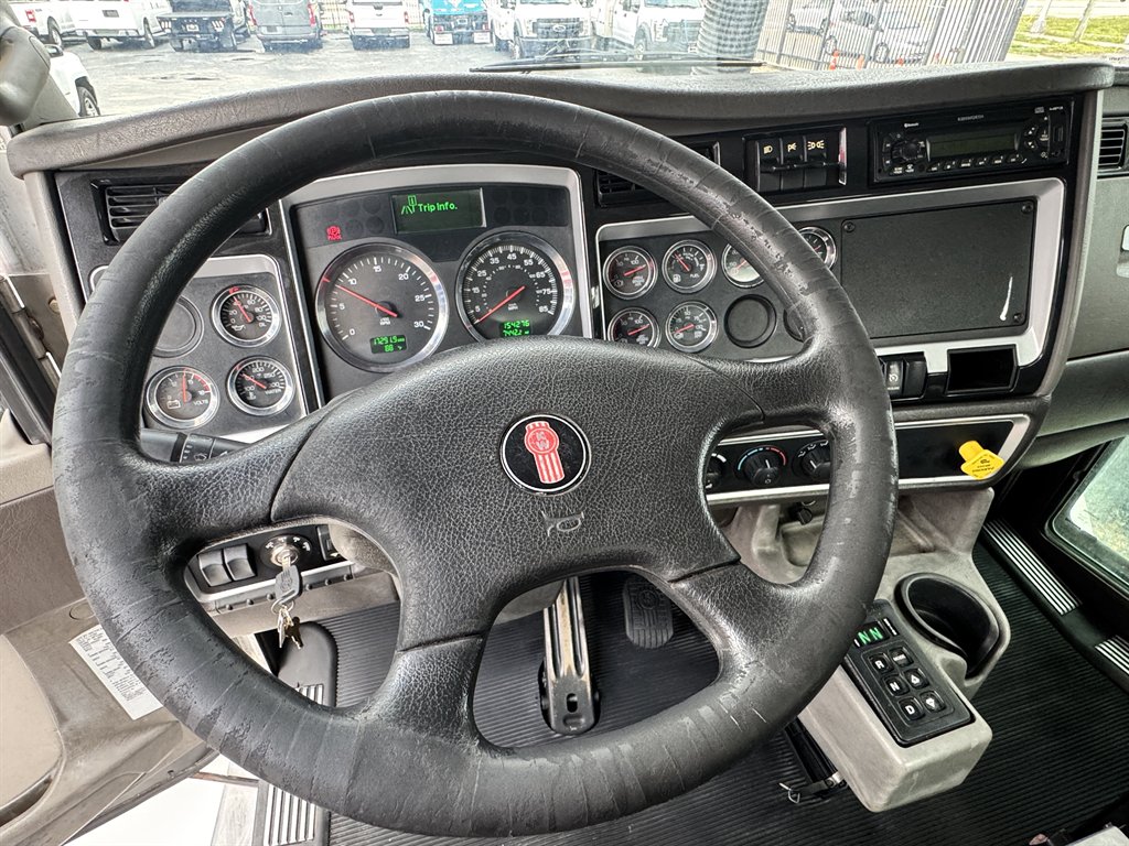 2014 Kenworth T4 Series - $96,000