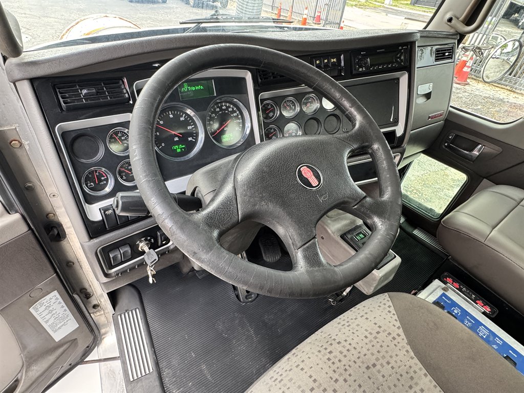 2014 Kenworth T4 Series - $96,000
