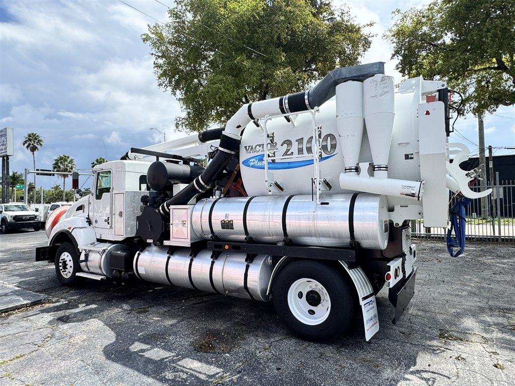 2014 Kenworth T4 Series - $96,000