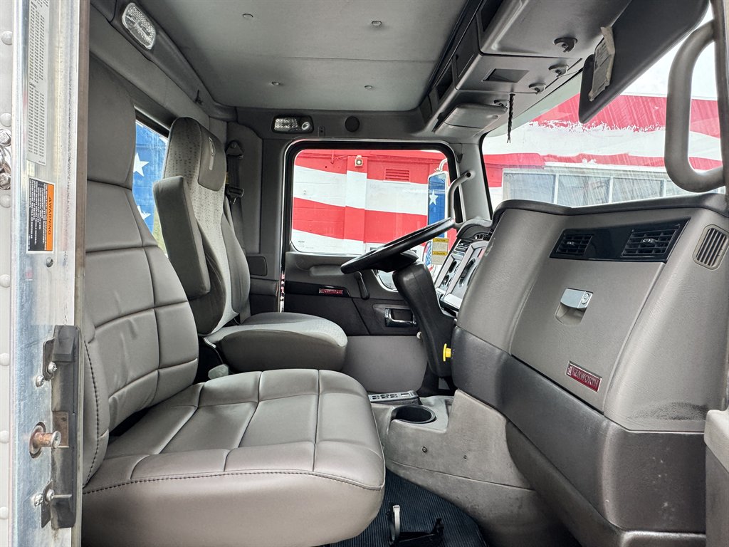 2014 Kenworth T4 Series - $96,000