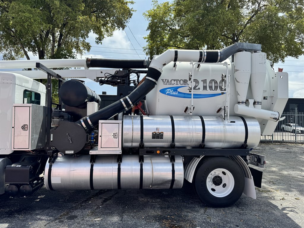 2014 Kenworth T4 Series - $96,000