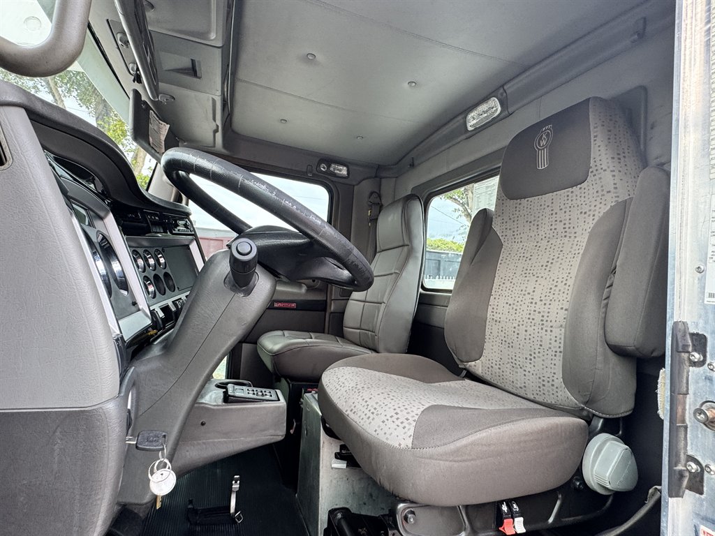 2014 Kenworth T4 Series - $96,000