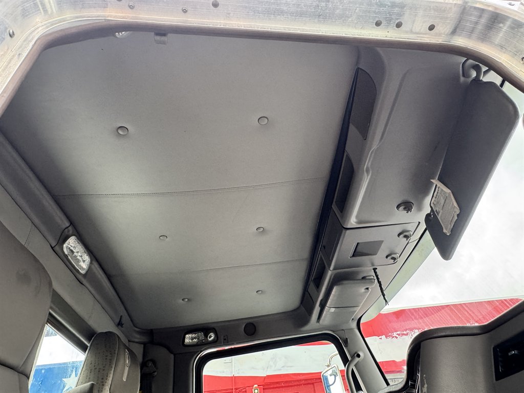 2014 Kenworth T4 Series - $96,000