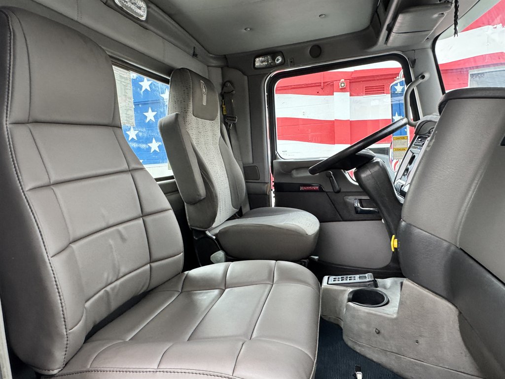 2014 Kenworth T4 Series - $96,000