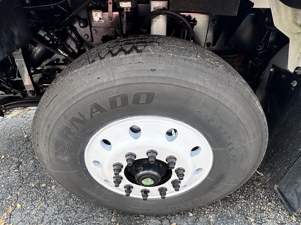 2014 Kenworth T4 Series - $96,000