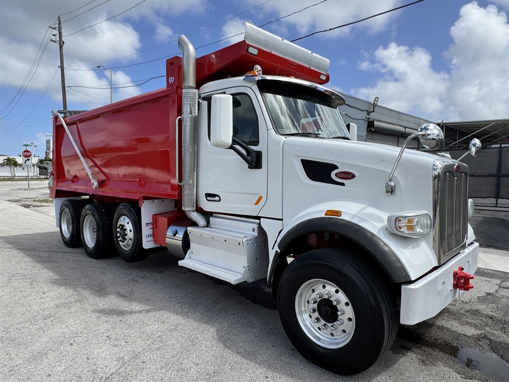 2017 Peterbilt 579 - $99,995