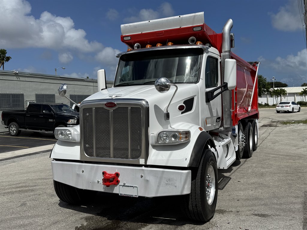 2017 Peterbilt 579 - $99,995