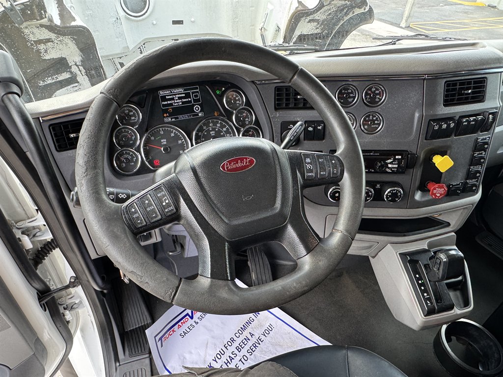2017 Peterbilt 579 - $99,995