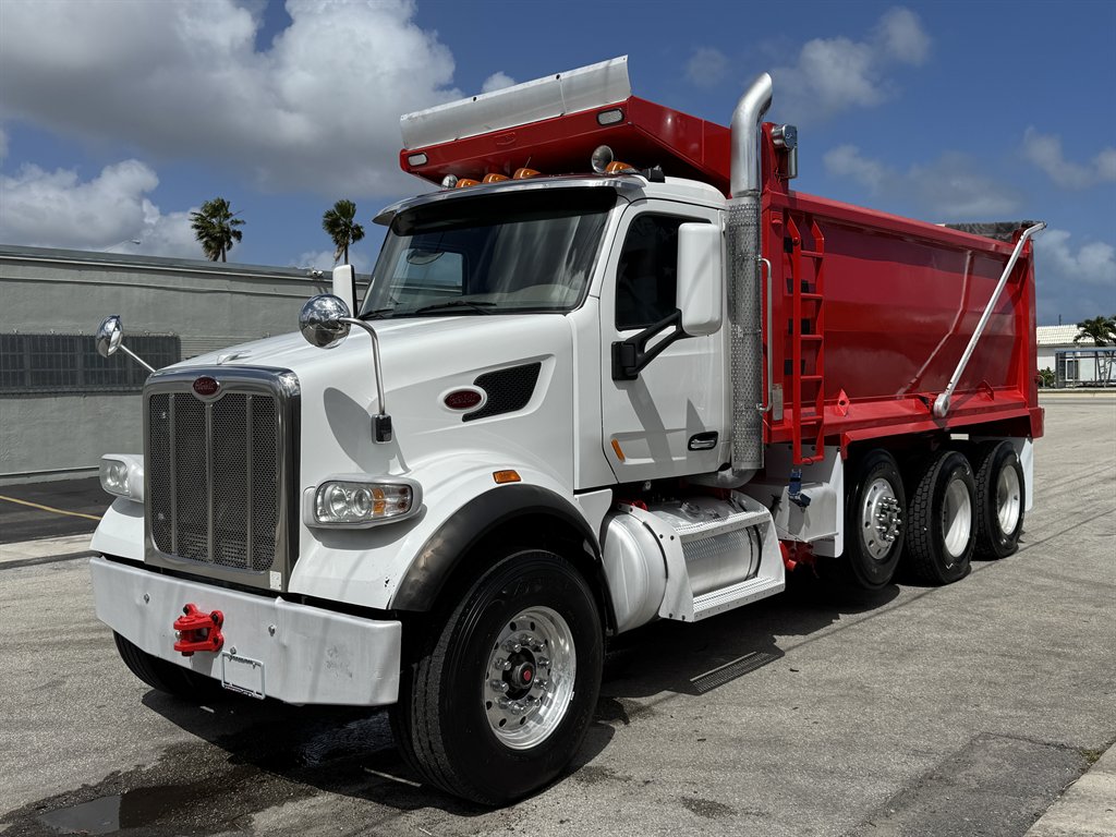 2017 Peterbilt 579 - $99,995