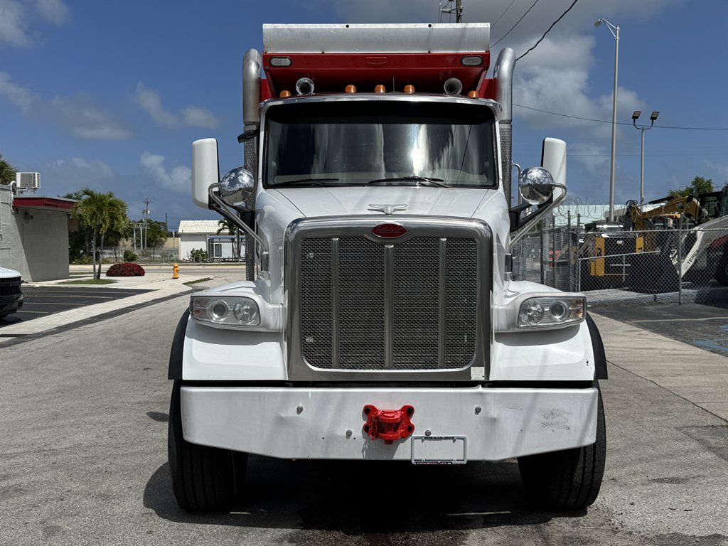 2017 Peterbilt 579 - $99,995
