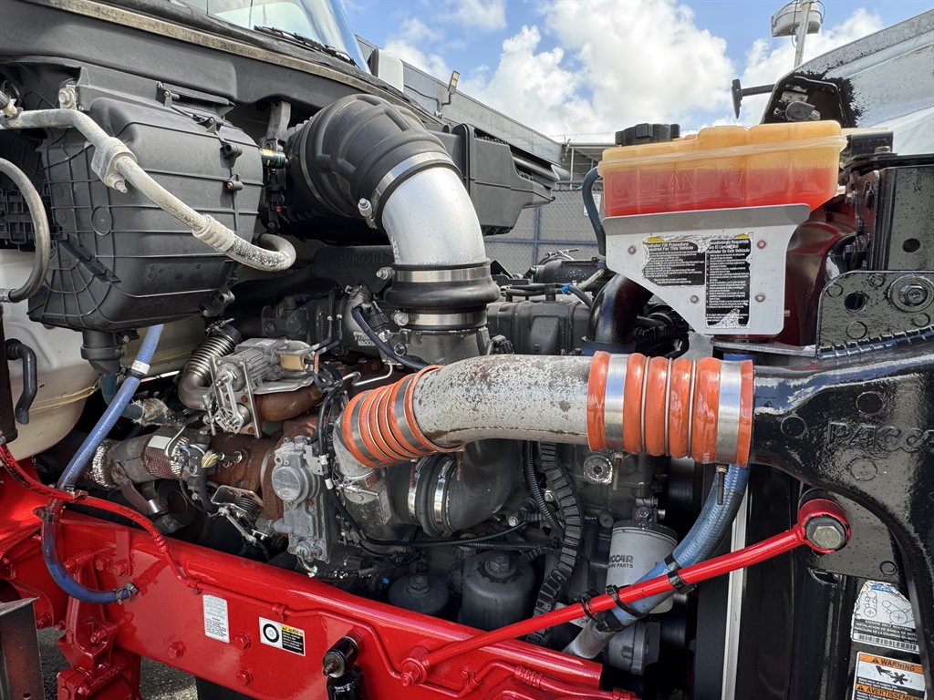 2017 Peterbilt 579 - $99,995