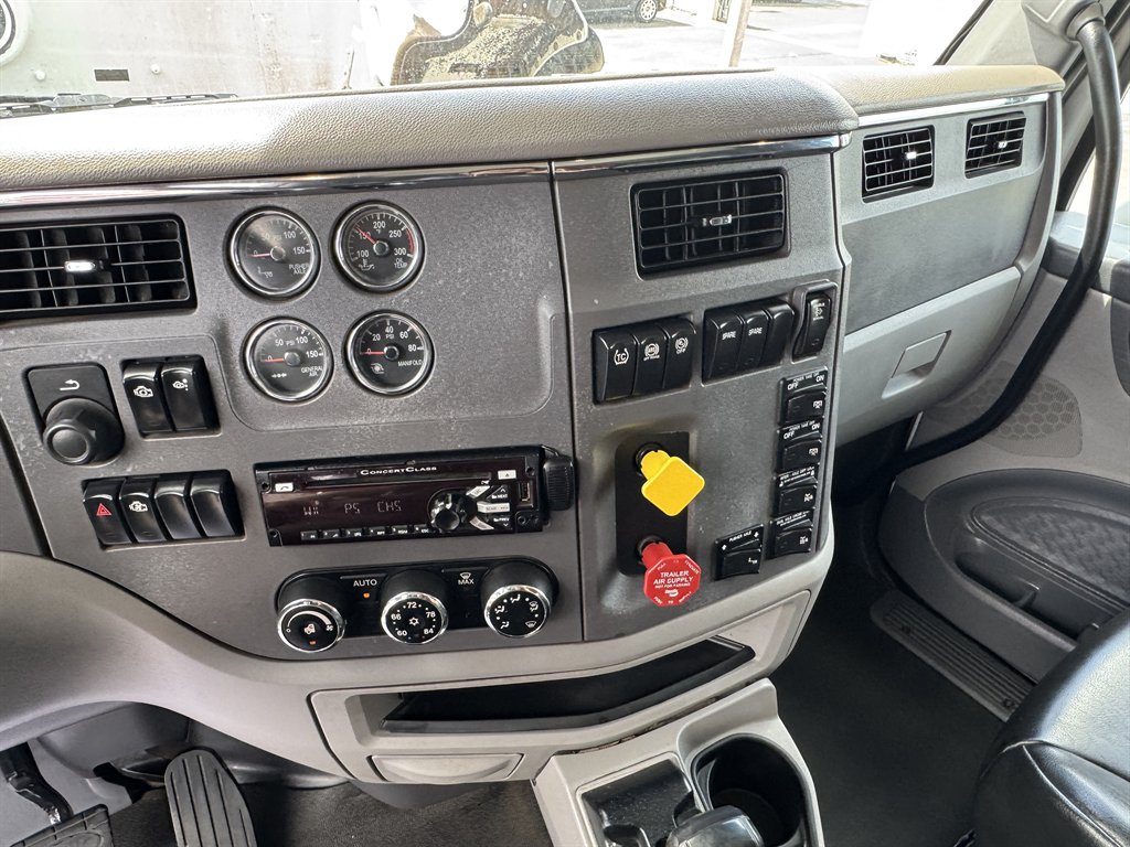 2017 Peterbilt 579 - $99,995