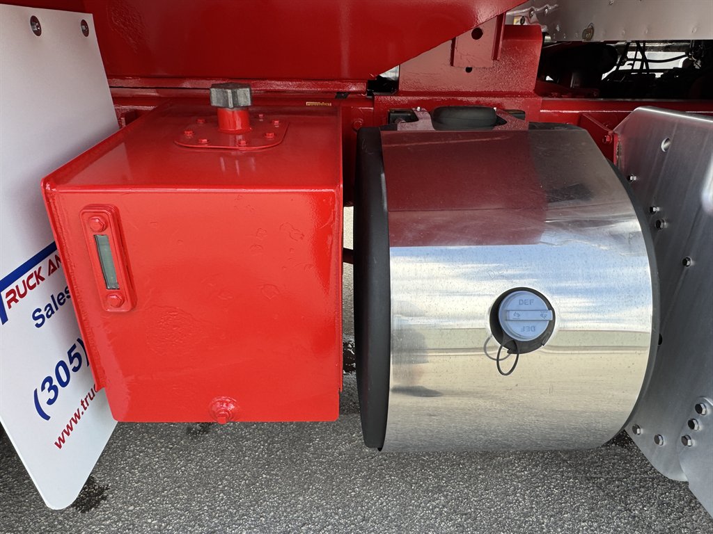 2017 Peterbilt 579 - $99,995
