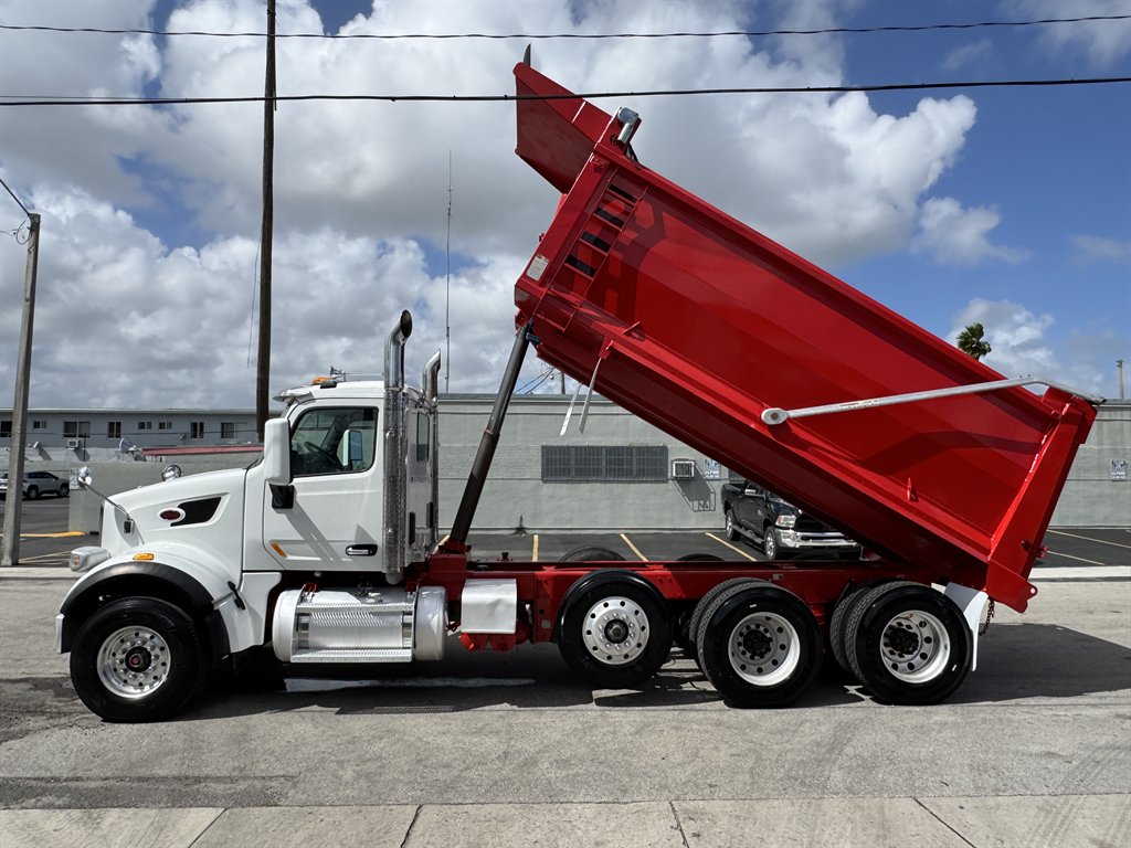 2017 Peterbilt 579 - $99,995