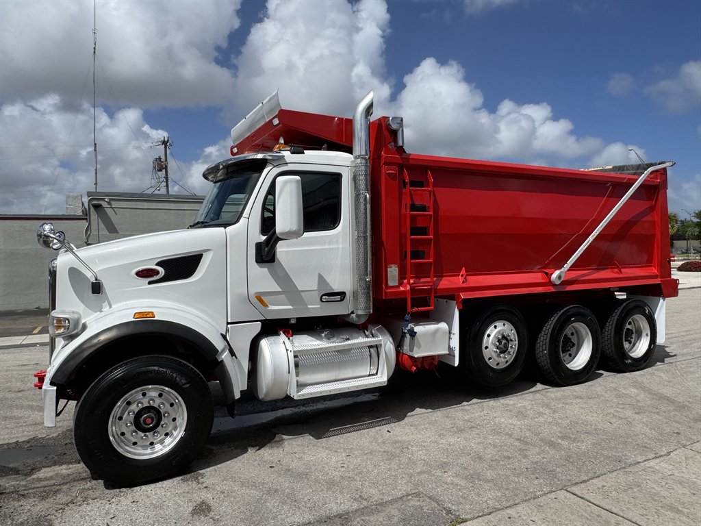 2017 Peterbilt 579 - $99,995