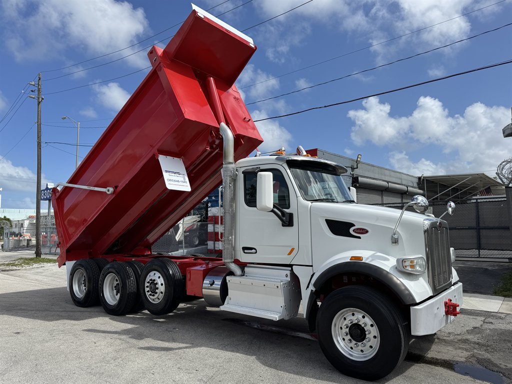 2017 Peterbilt 579 - $99,995