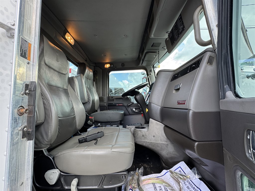 2015 Kenworth T8 Series - $119,995