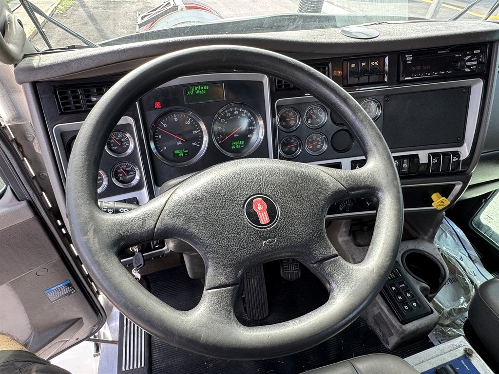 2015 Kenworth T8 Series - $119,995