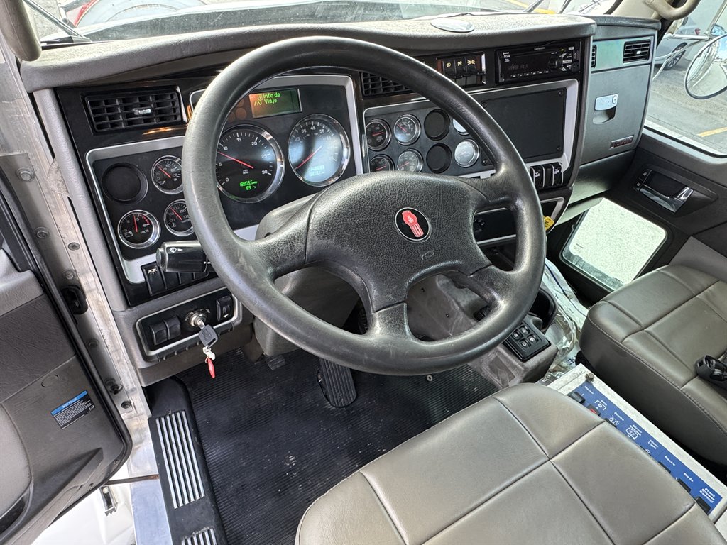 2015 Kenworth T8 Series - $119,995