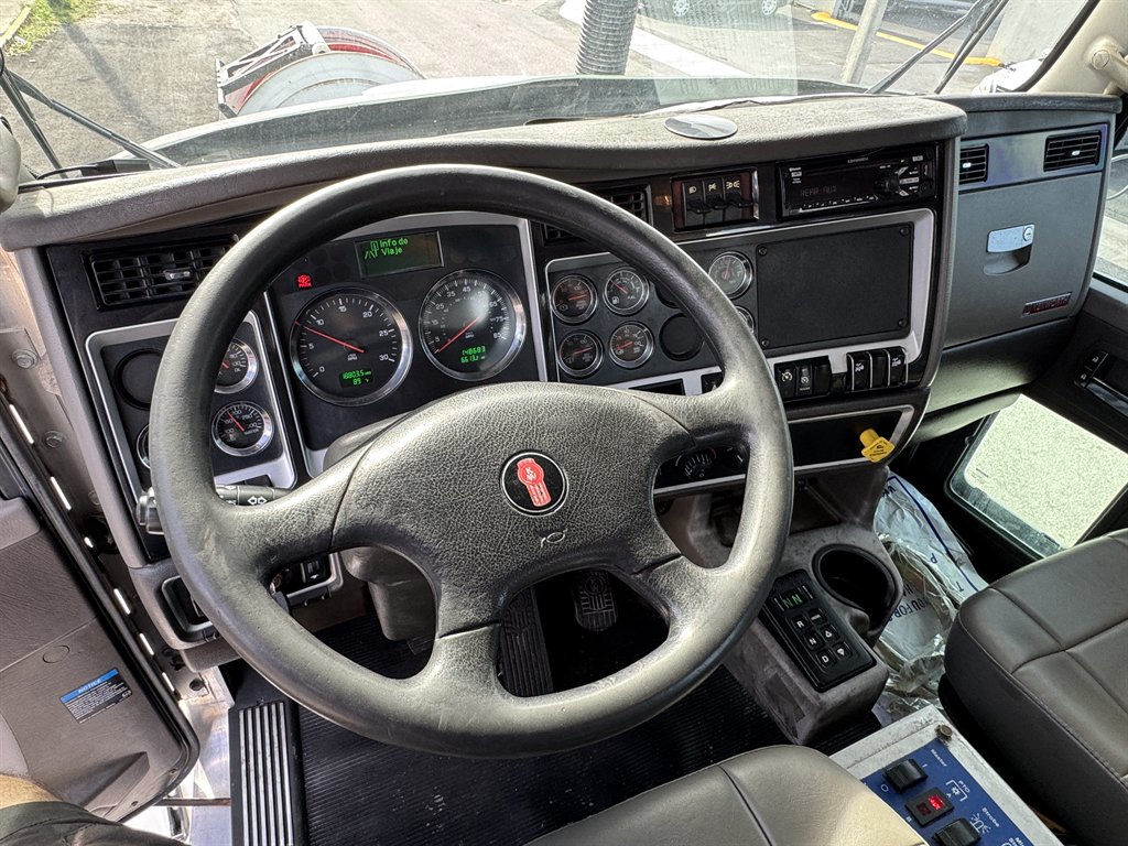 2015 Kenworth T8 Series - $119,995