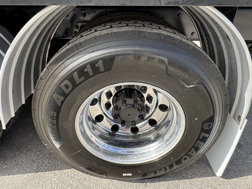 2015 Kenworth T8 Series - $119,995